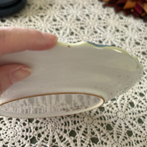 Majolica signed grape ceramic pottery plate. Hand painted. Signed & # - Picture 6 of 6